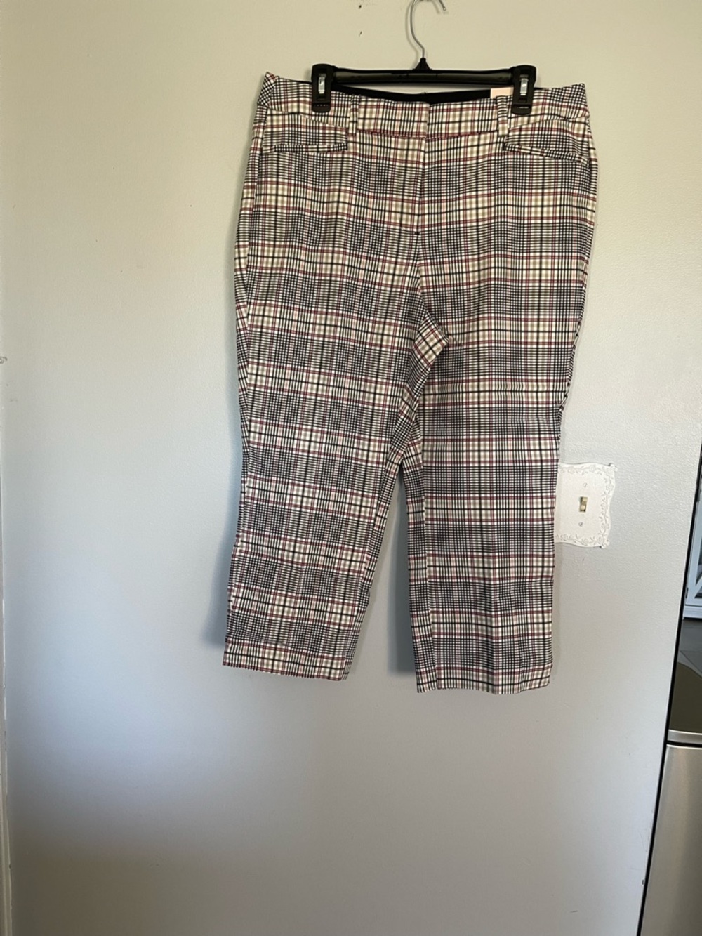 Lane Bryant Plaid Capri Pants in Black,Red